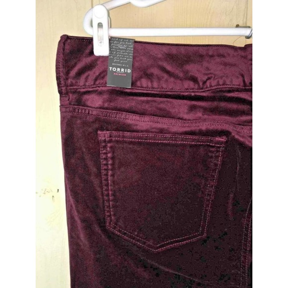 💜3/$25💜 Torrid 14 / 14W Short Velveteen Skinny Jean Burgundy Wine Velvet $88 - Picture 9 of 15